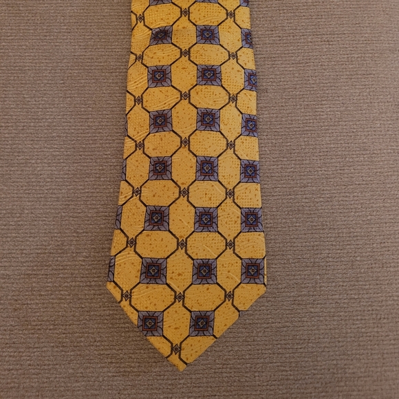 Robert Talbott “Best of Class” Silk Tie – Geometric Pattern - Picture 3 of 3
